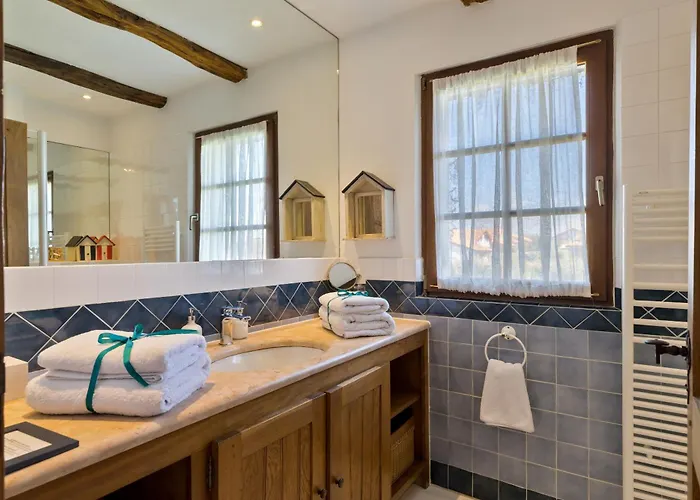 La Maison Tamarin Bed & Breakfast 4*